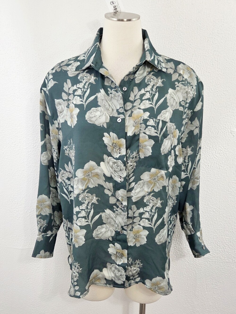 Elan Long Sleeve Button Down Shirt Green Floral Multi women's size M medium NWT